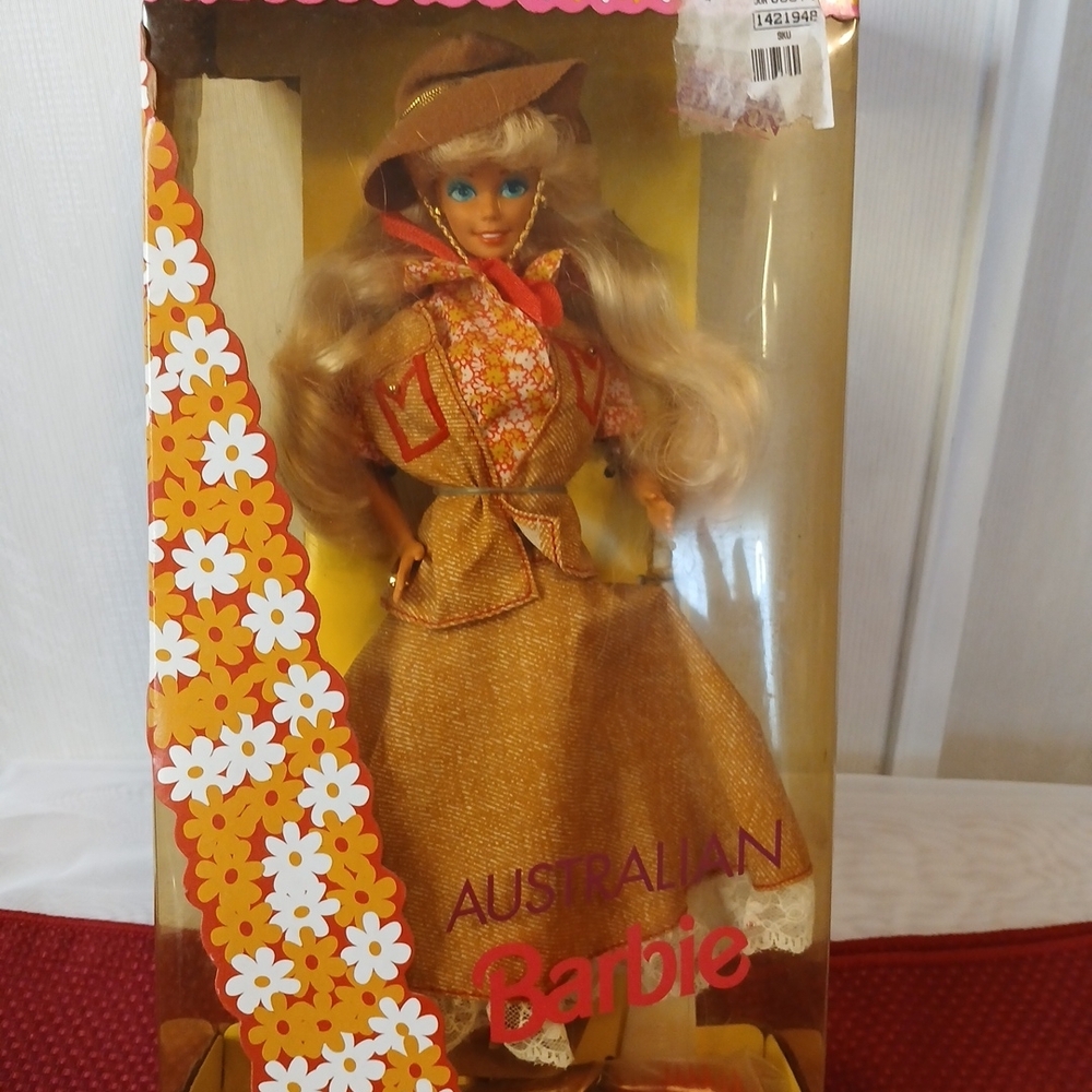 1992 Dolls Of The World Australian Barbie Doll In Original Box